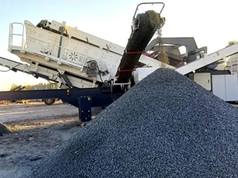 移動(dòng)破碎篩分一體車(chē)石灰石項(xiàng)目投產(chǎn)