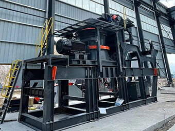 廣西時(shí)產(chǎn)300噸花崗巖破碎制砂生產(chǎn)線(xiàn)安裝現(xiàn)場(chǎng)